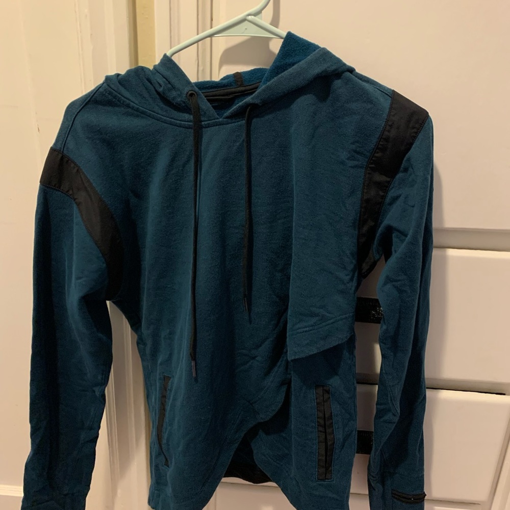 Adidas pull over sample